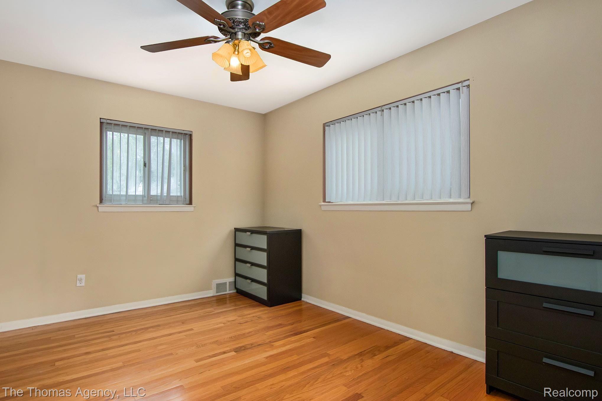 24674 Ridgecroft Avenue Eastpointe, MI 48021 - Photo 14 of 19 Bedroom 2