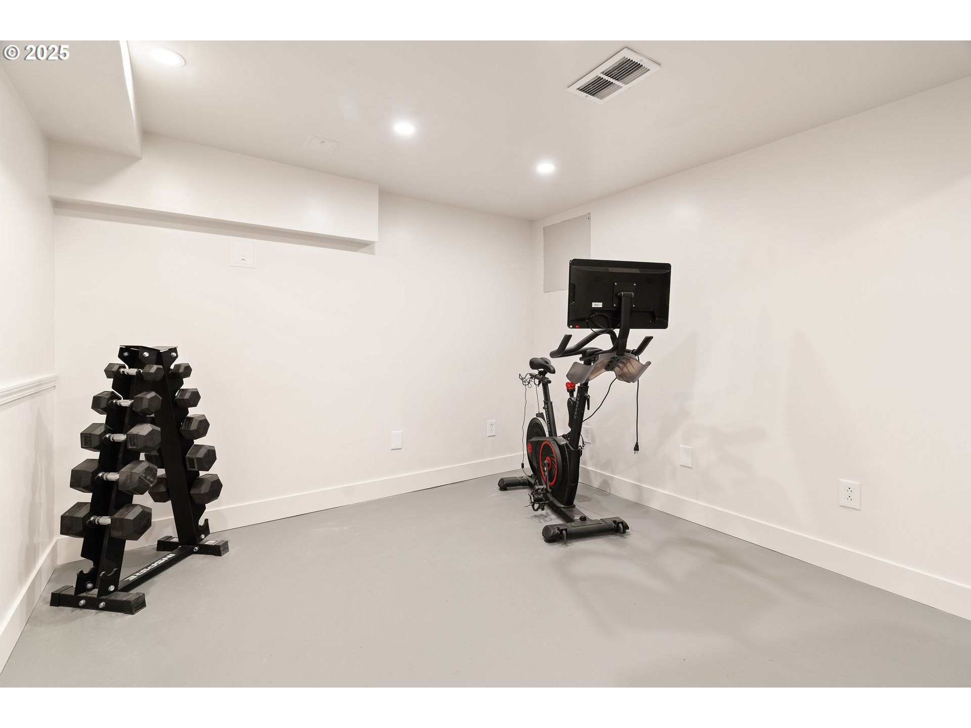 6328 Southwest Brugger Street Portland, OR 97219 - Photo 34 of 48 a view of a room with gym equipment