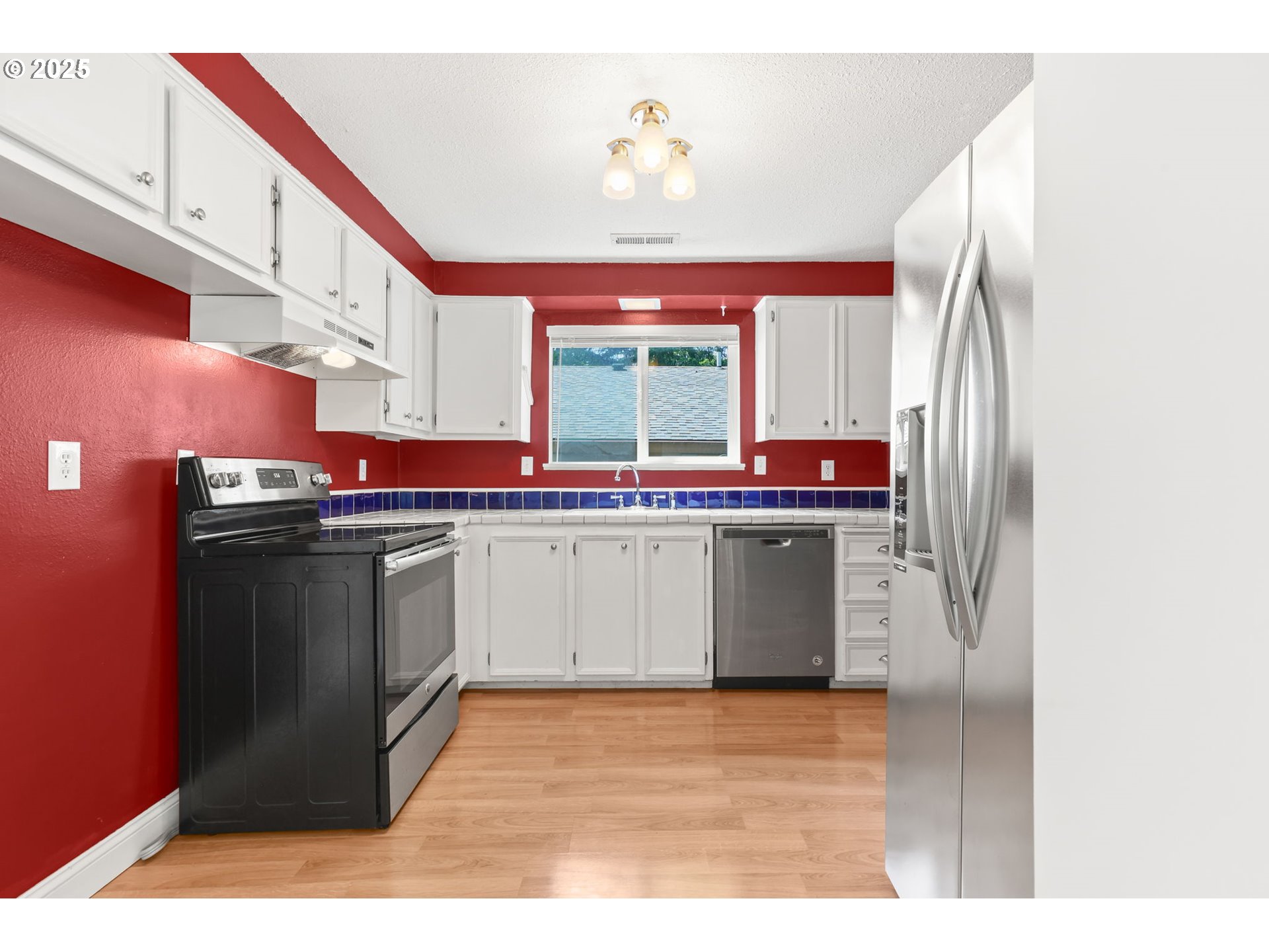 4867 Southwest Taylors Ferry Road Portland, OR 97219 - Photo 13 of 47 Gallery Image 13