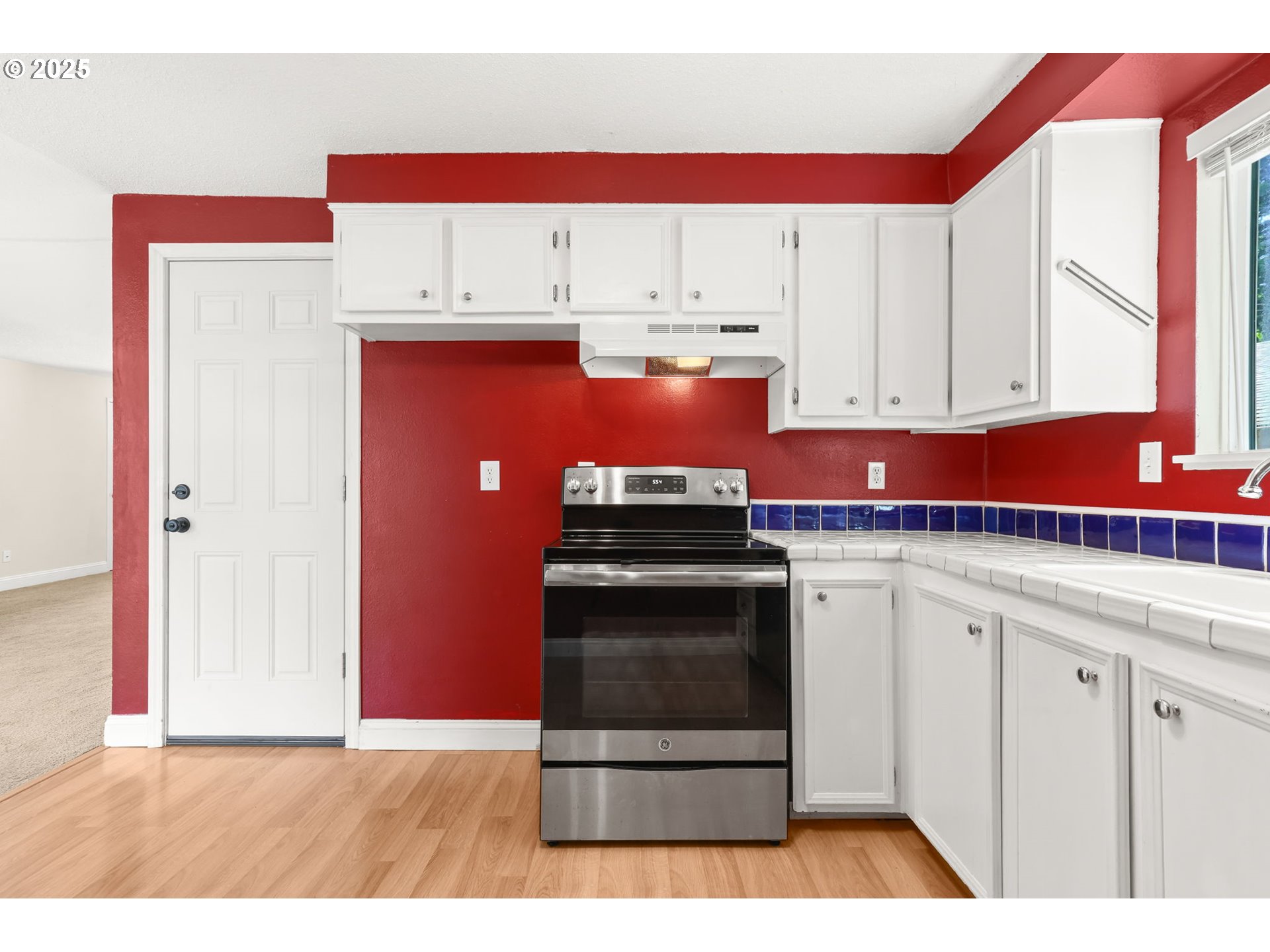 4867 Southwest Taylors Ferry Road Portland, OR 97219 - Photo 16 of 47 Gallery Image 16