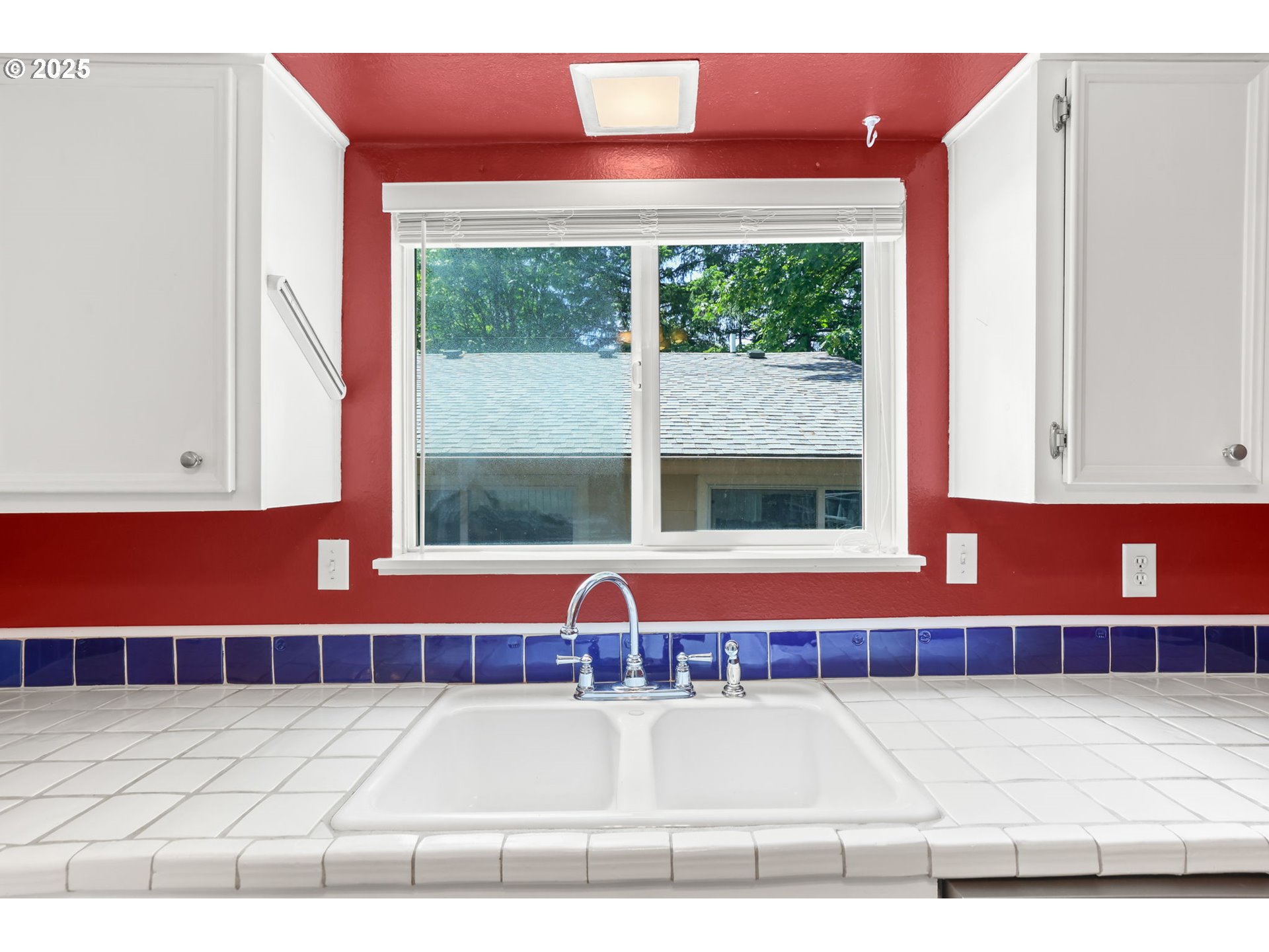 4867 Southwest Taylors Ferry Road Portland, OR 97219 - Photo 17 of 47 Gallery Image 17