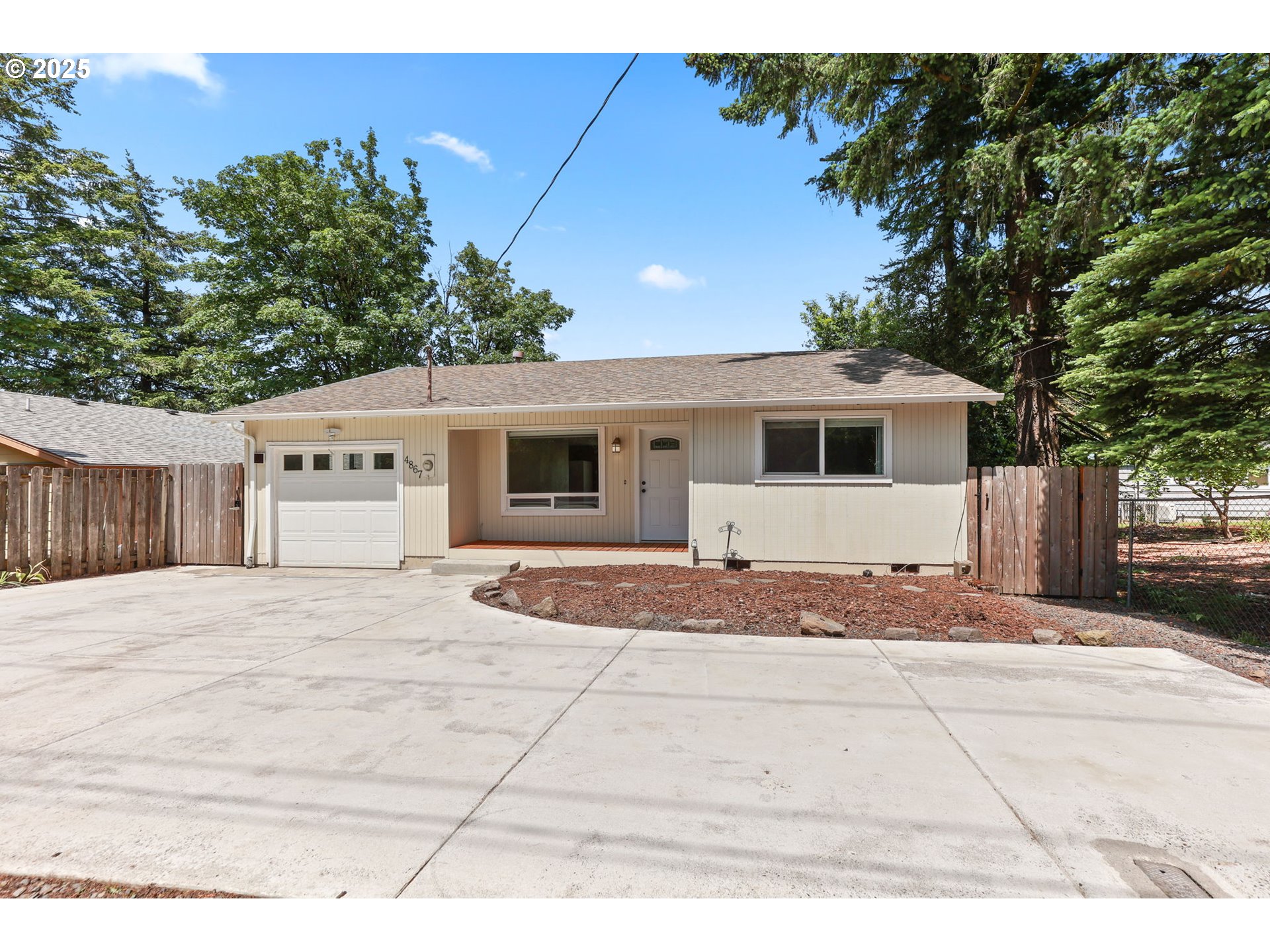 4867 Southwest Taylors Ferry Road Portland, OR 97219 - Photo 2 of 47 Gallery Image 2