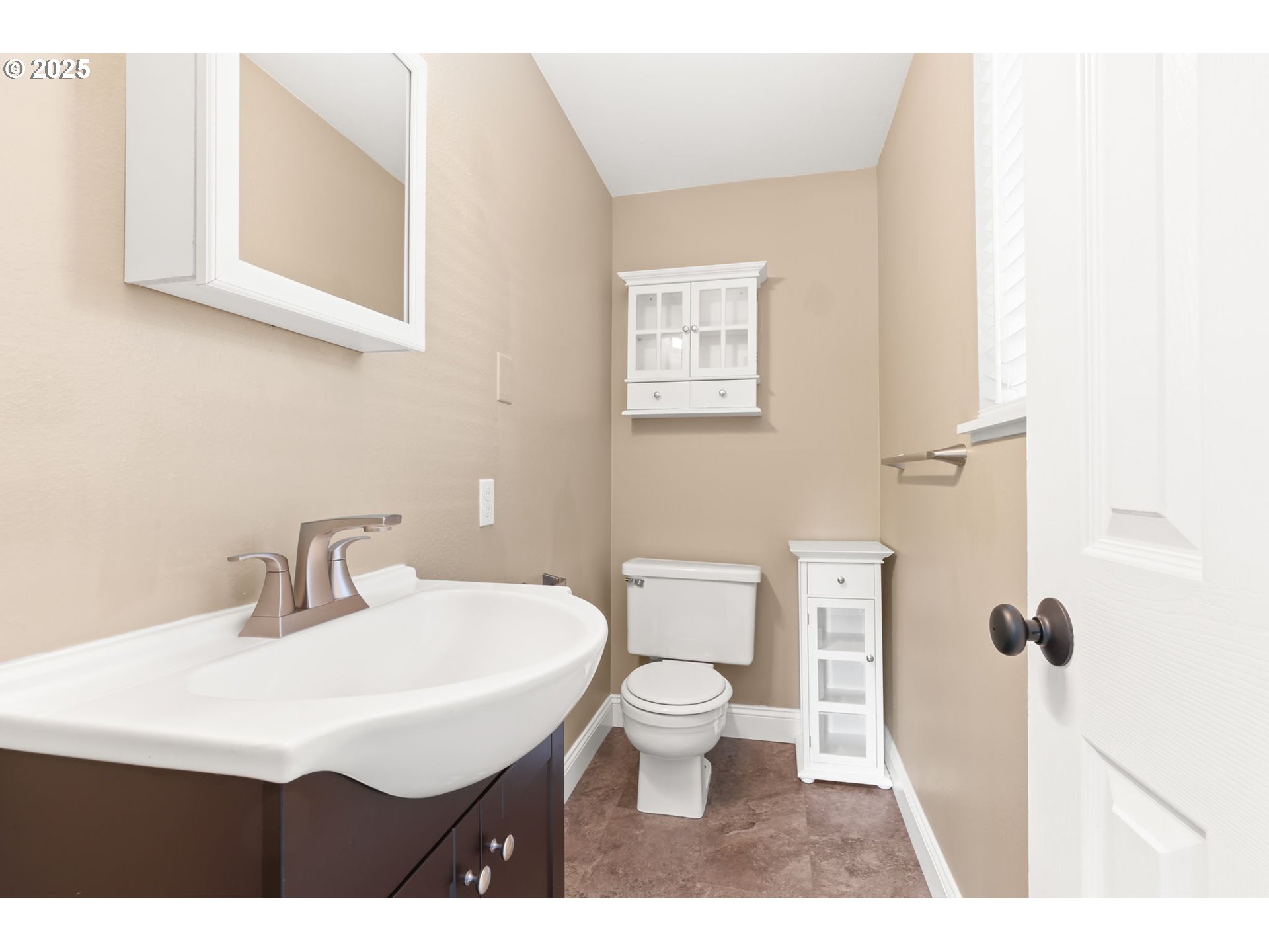 4867 Southwest Taylors Ferry Road Portland, OR 97219 - Photo 22 of 47 Gallery Image 22