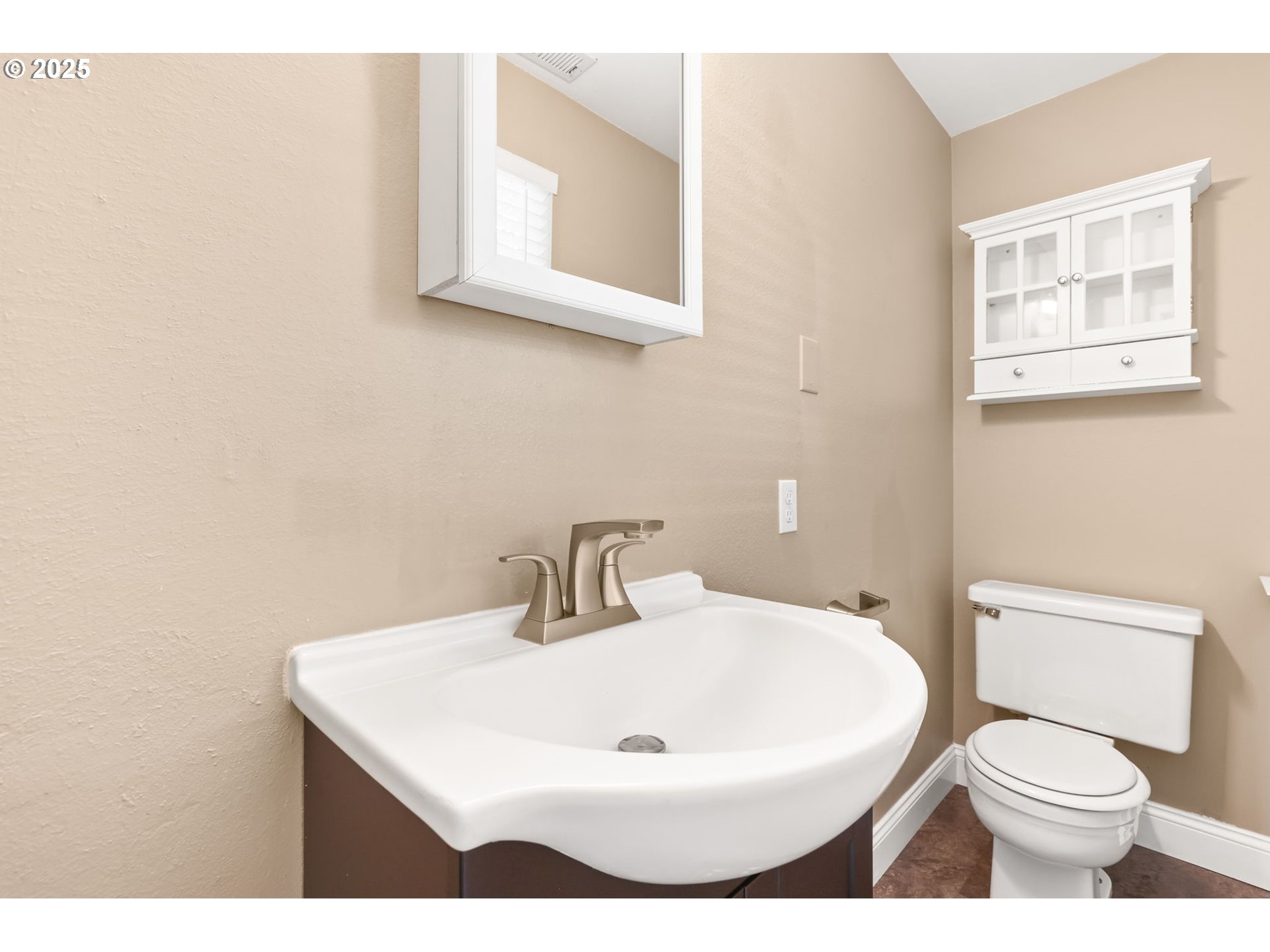 4867 Southwest Taylors Ferry Road Portland, OR 97219 - Photo 23 of 47 Gallery Image 23