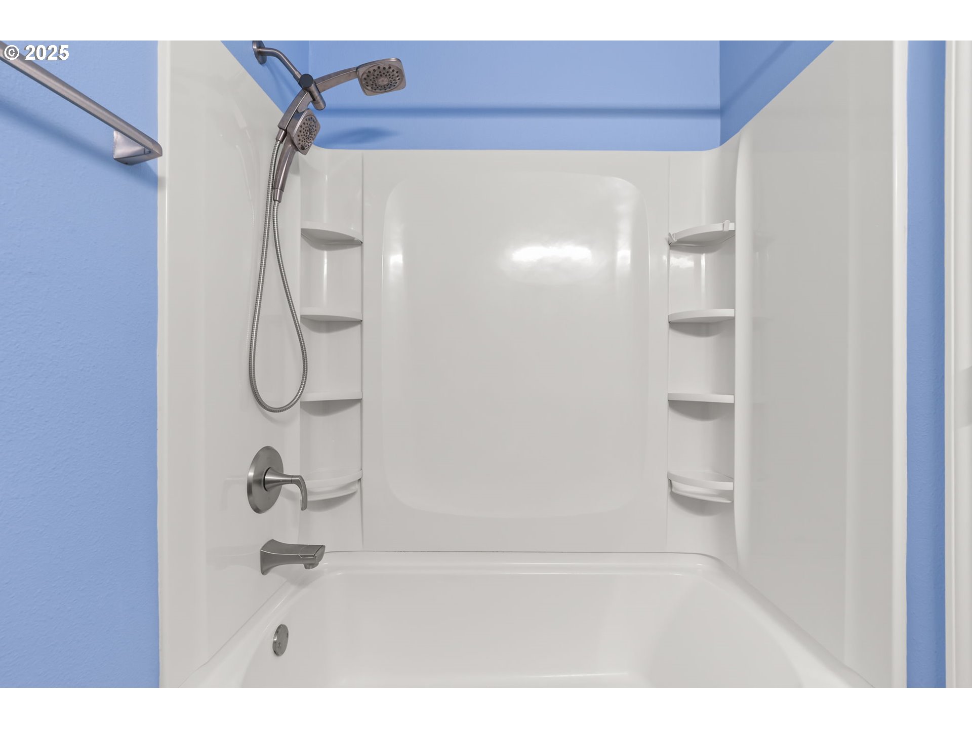 4867 Southwest Taylors Ferry Road Portland, OR 97219 - Photo 30 of 47 Gallery Image 30