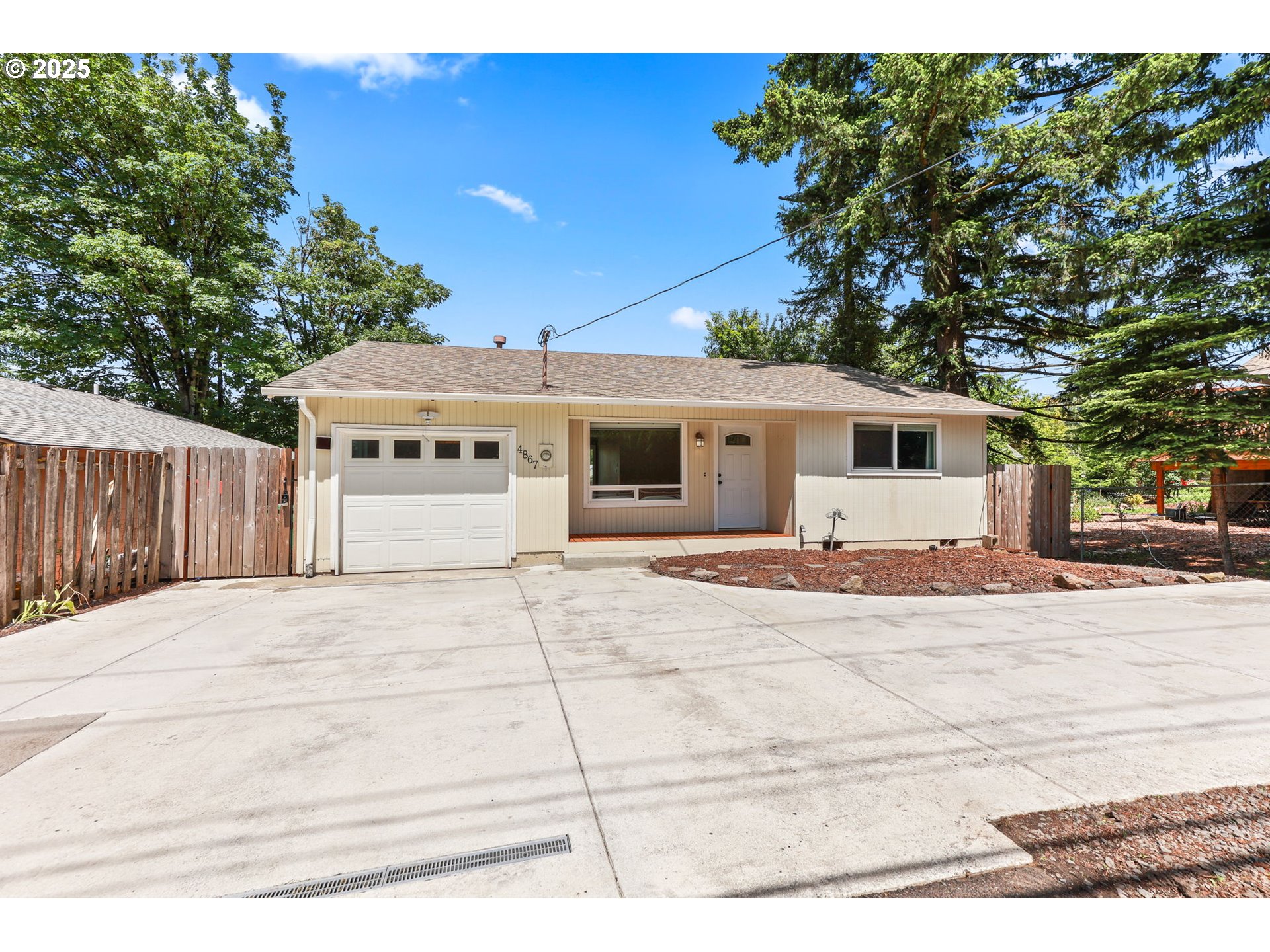 4867 Southwest Taylors Ferry Road Portland, OR 97219 - Photo 3 of 47 Gallery Image 3