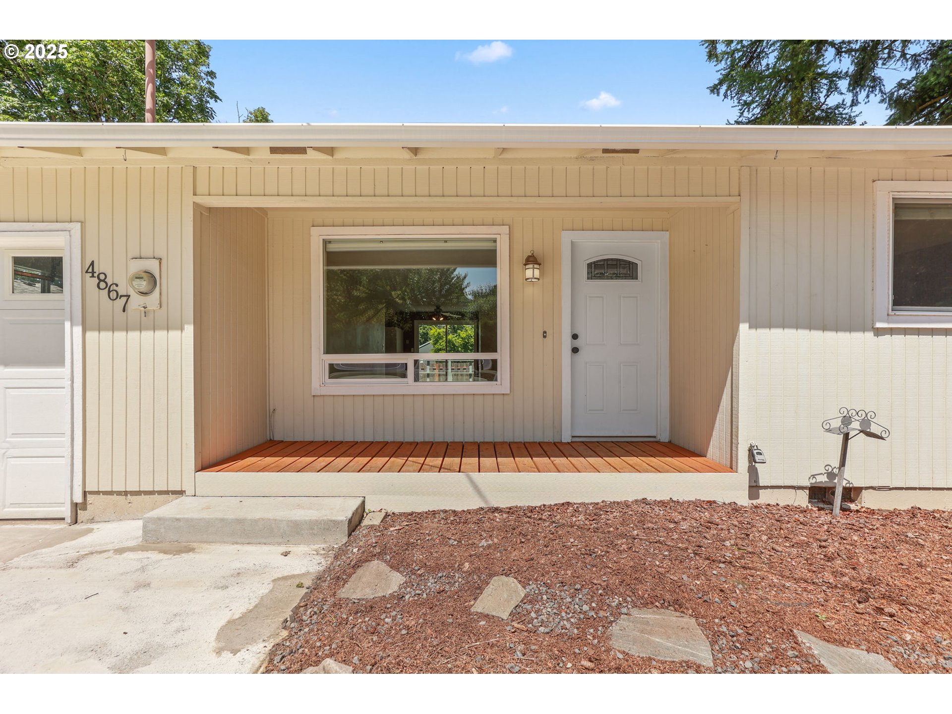 4867 Southwest Taylors Ferry Road Portland, OR 97219 - Photo 5 of 47 Gallery Image 5