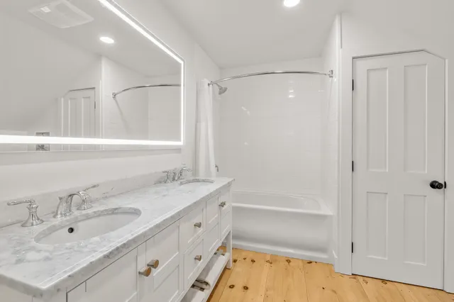 $2,068,000 | 743 Green Peak Orchard Road, Manchester, VT 05255