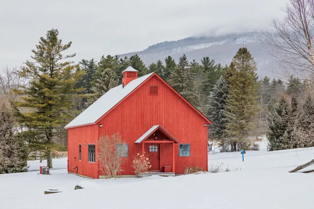 $2,068,000 | 743 Green Peak Orchard Road, Manchester, VT 05255