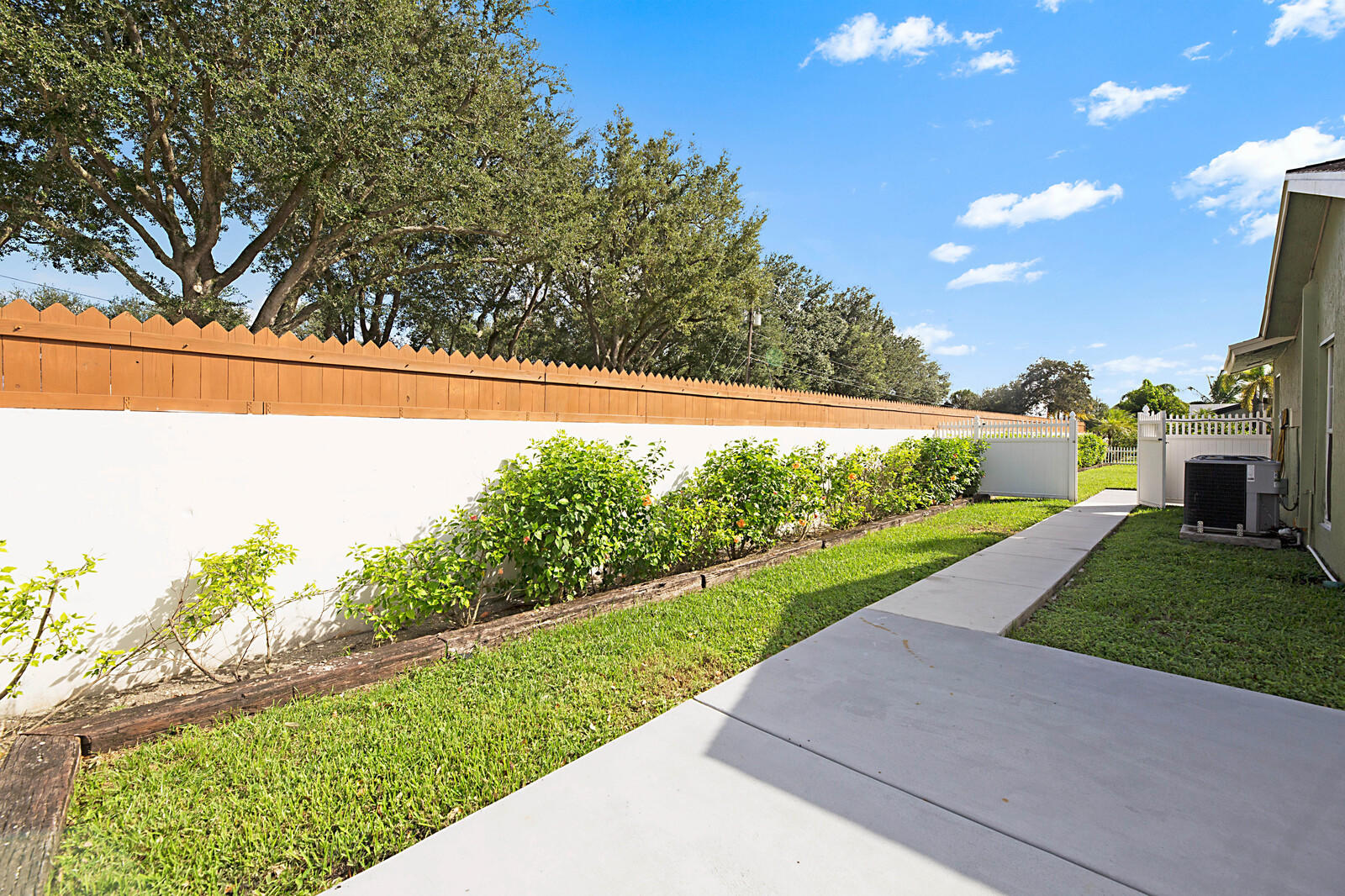 10093 Windtree Lane Boca Raton, FL 33428 - Photo 27 of 40 Back Patio