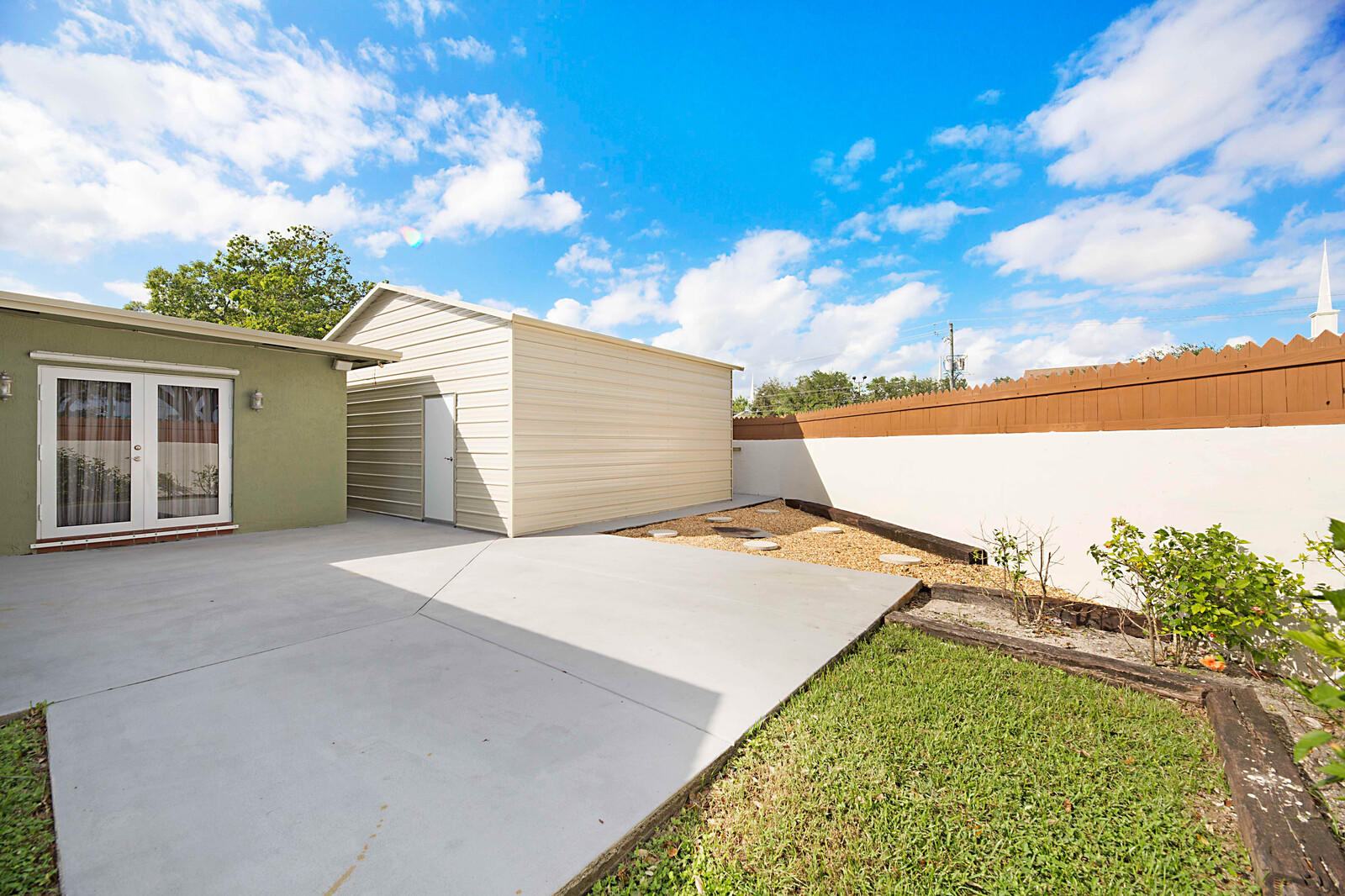 10093 Windtree Lane Boca Raton, FL 33428 - Photo 28 of 40 Back Patio