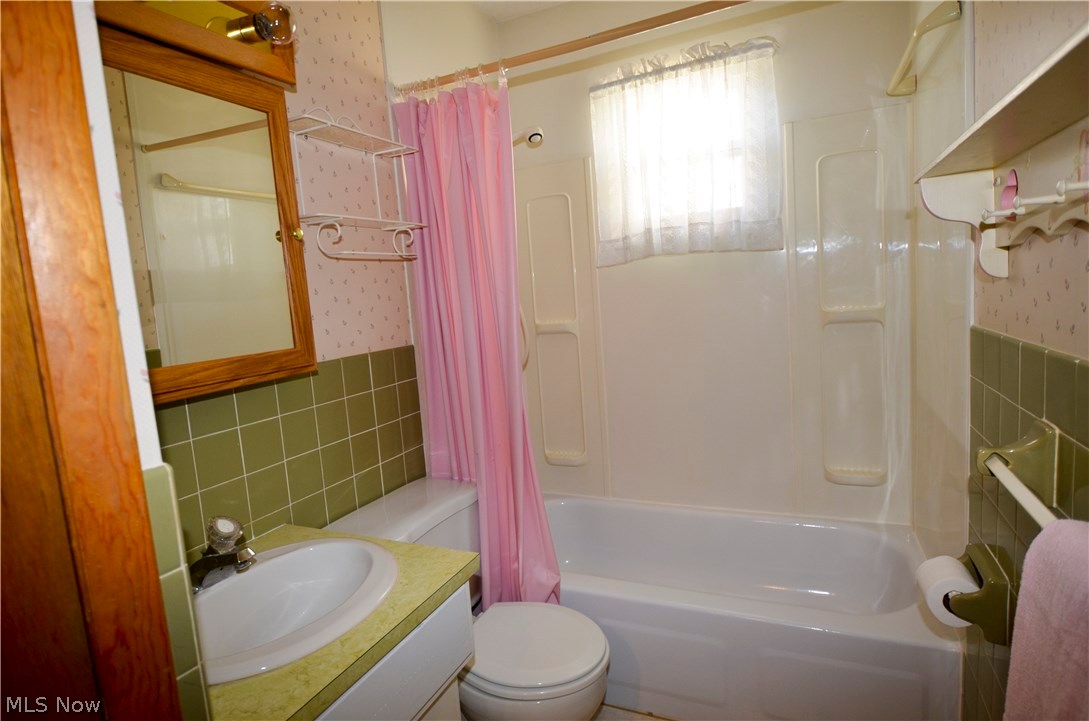 490 Hillman Road Akron, OH 44312 - Photo 9 of 21