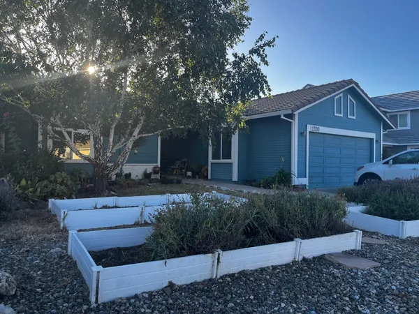 $727,278 | 1330 Trieste Drive, Hollister, CA 95023