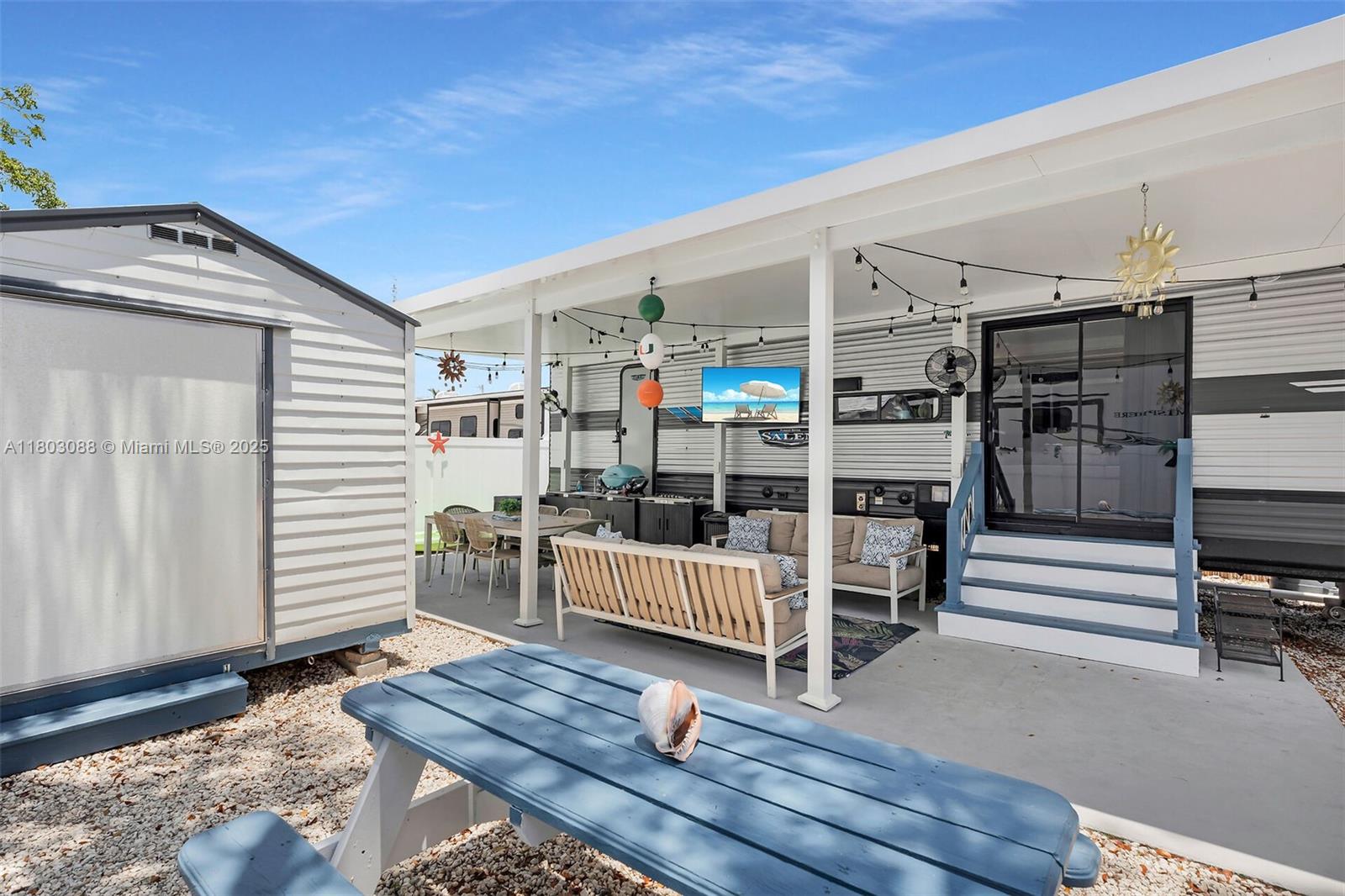 325 Calusa Street Key Largo, FL 33037 - Photo 4 of 34