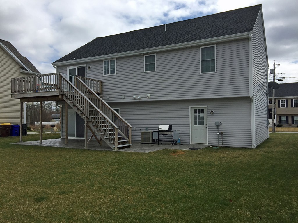 244 Whitefield Street Fall River, MA 02721 - Photo 4 of 20