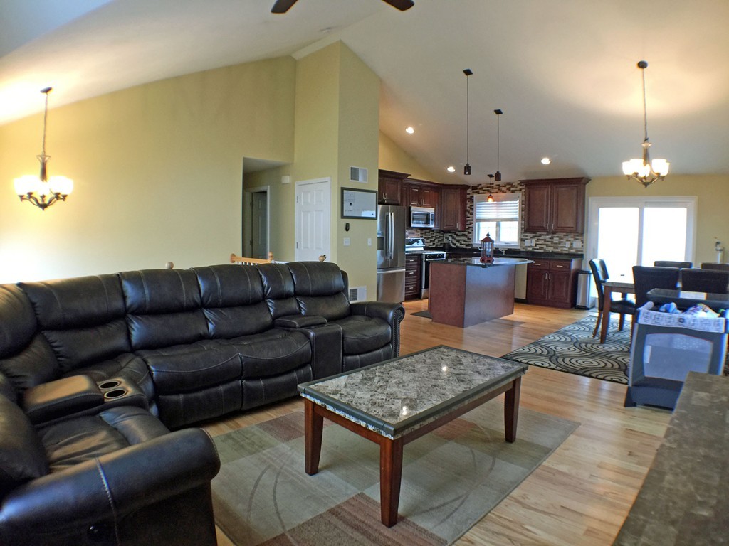 244 Whitefield Street Fall River, MA 02721 - Photo 5 of 20