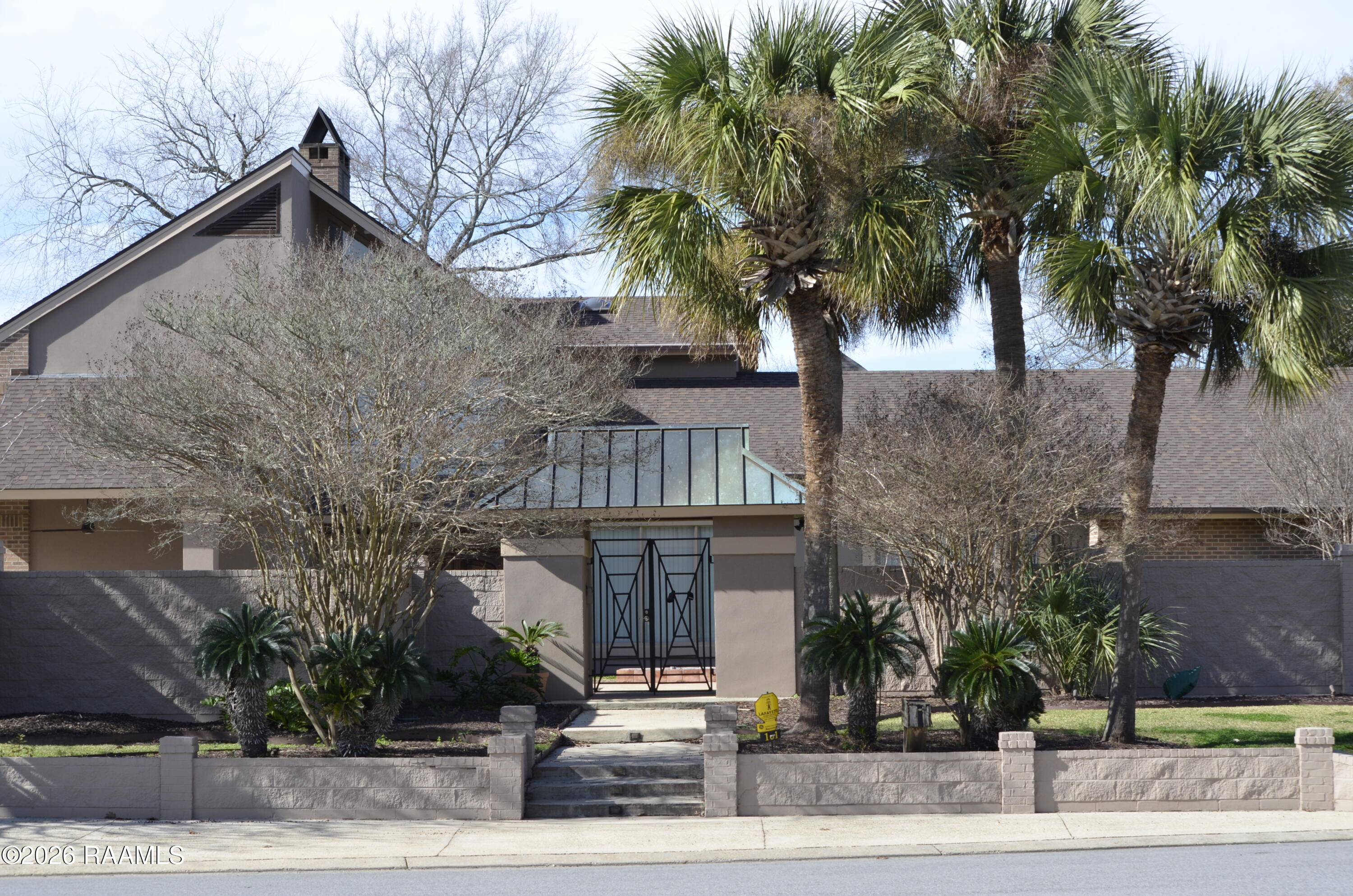 101 Hunters Hollow Lafayette, LA 70508 - Photo 3 of 49 Gate/Front of House