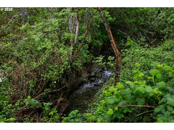 $354,500 | 2661 Wards Creek Road, Rogue River, OR 97537