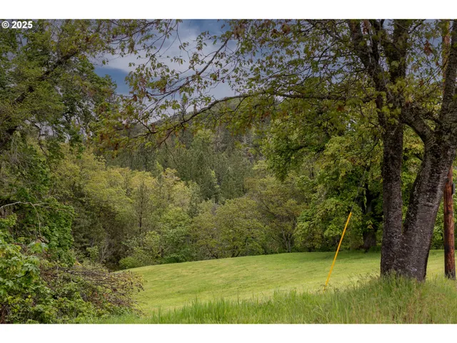 $354,500 | 2661 Wards Creek Road, Rogue River, OR 97537