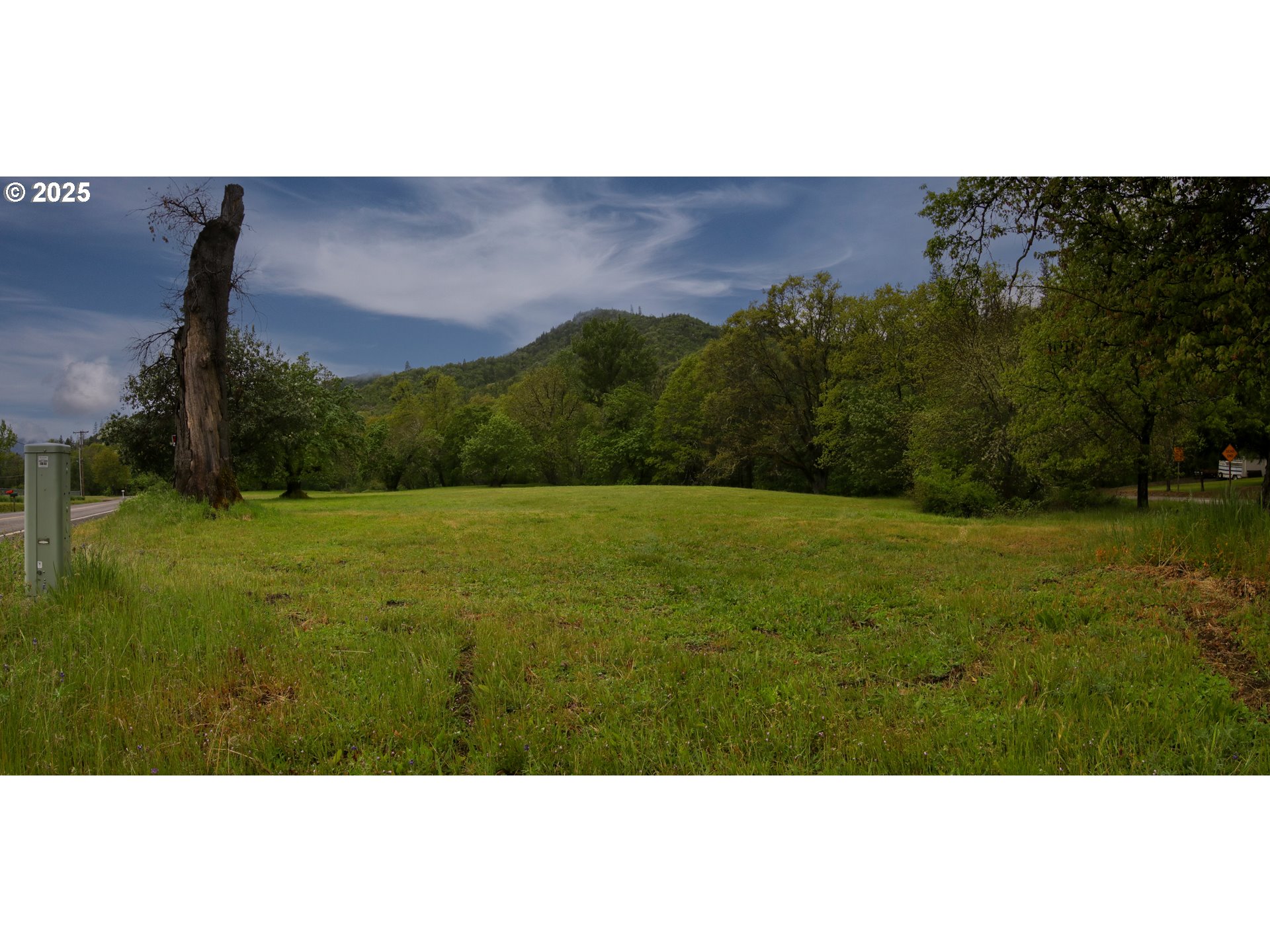 2661 Wards Creek Road Rogue River, OR 97537 - Photo 7 of 8