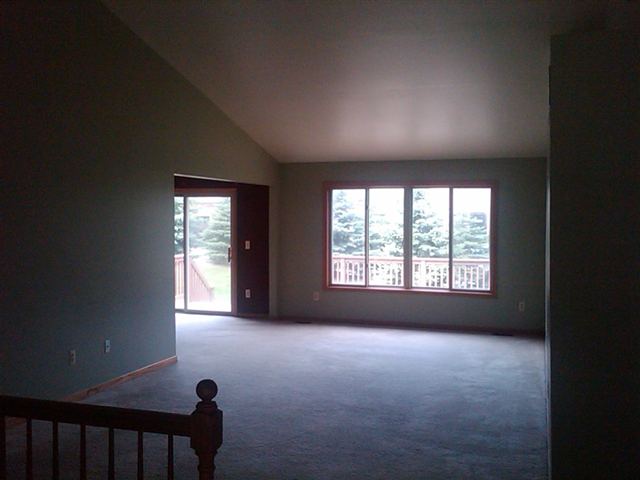 30113 Raintree Circle New Baltimore, MI 48047 - Photo 5 of 10 31024130-4.JPG