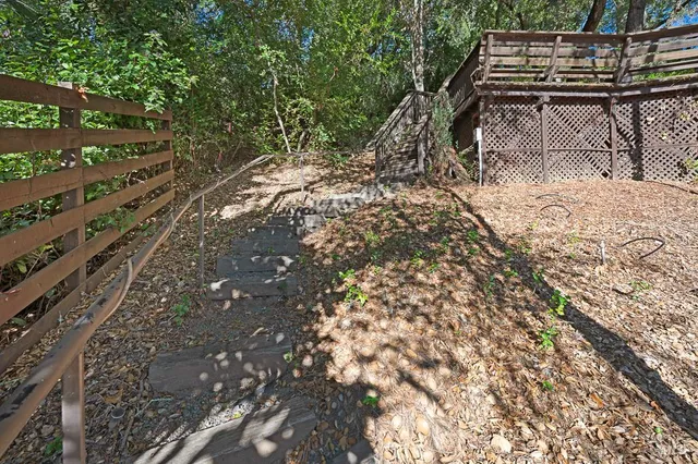 $695,000 | 815 Dry Creek Road, Healdsburg, CA 95448