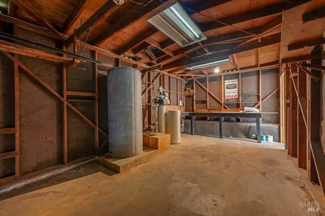 $695,000 | 815 Dry Creek Road, Healdsburg, CA 95448