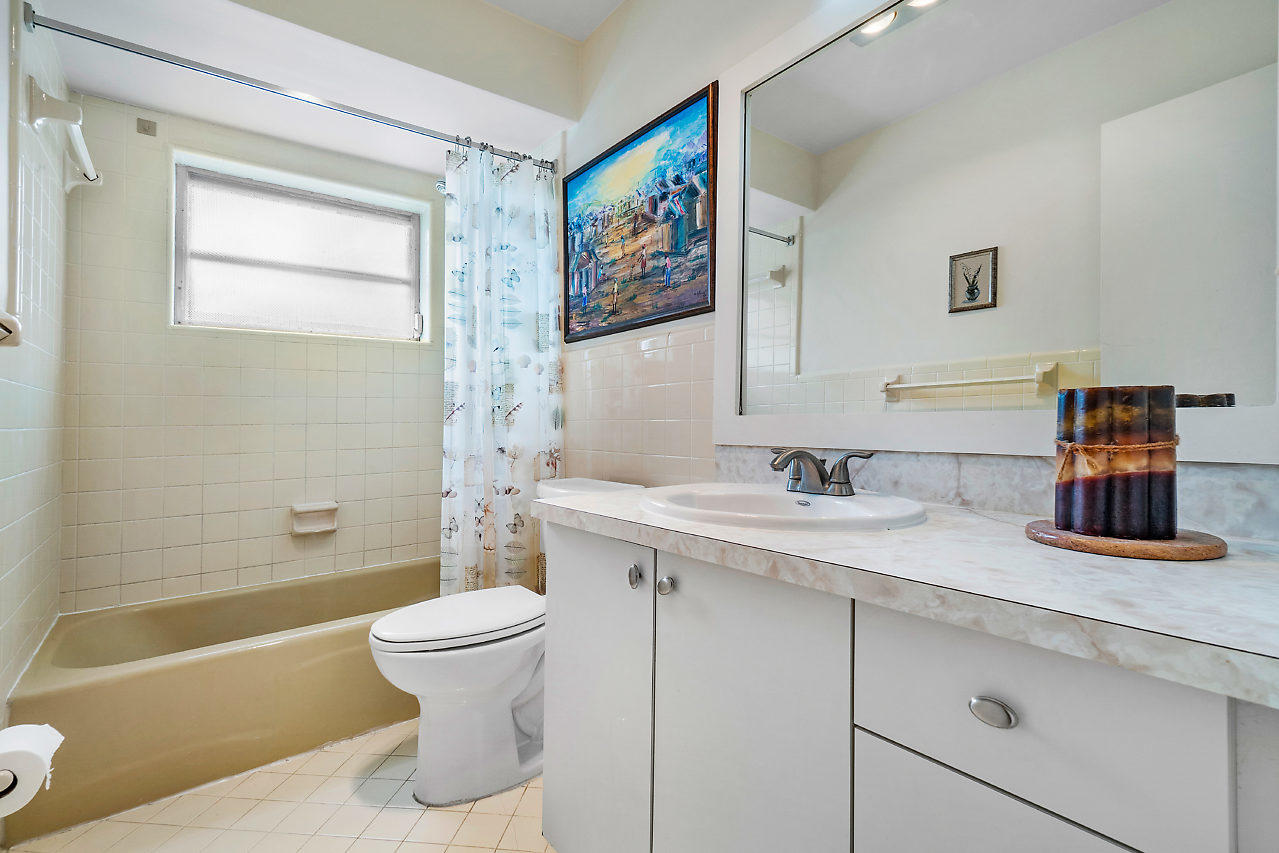 365 Northeast 2nd Street Boca Raton, FL 33432 - Photo 20 of 21 017-365NE2ndSt-BocaRaton-FL-small