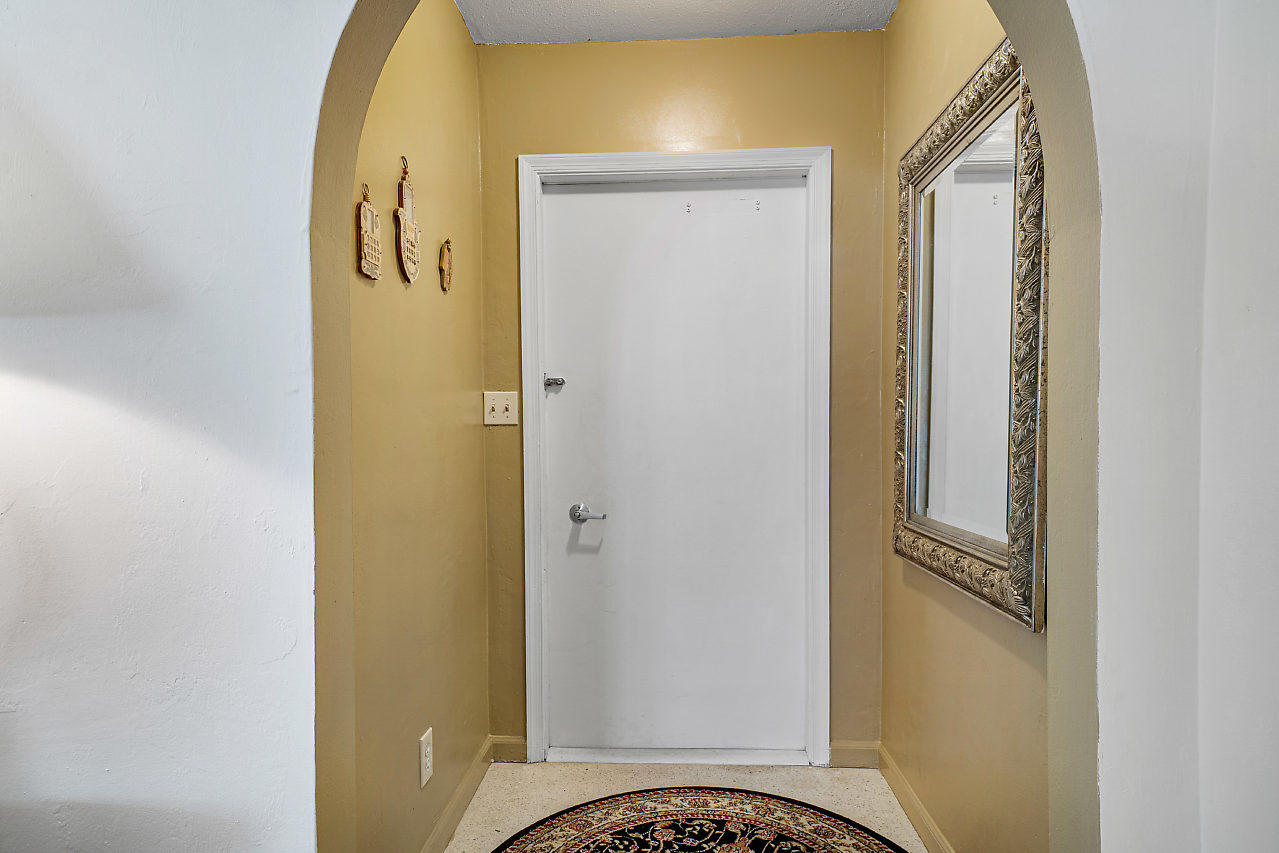 365 Northeast 2nd Street Boca Raton, FL 33432 - Photo 10 of 21 001-365NE2ndSt-BocaRaton-FL-small