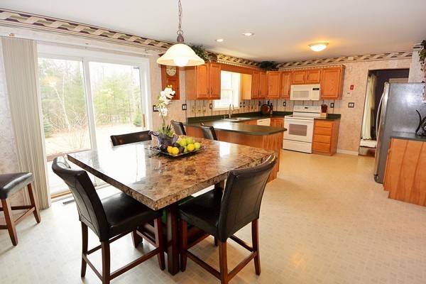 376 South Meadow Road Lancaster, MA 01523 - Photo 2 of 27