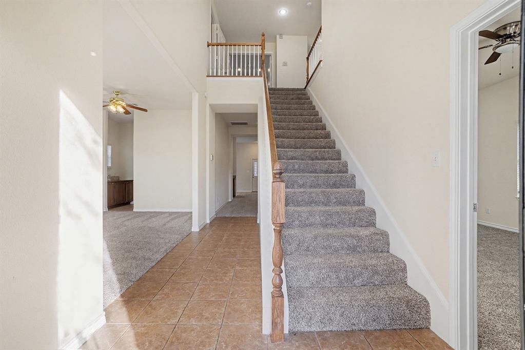 208 Cobblestone Circle Red Oak, TX 75154 - Photo 5 of 38 a view of entryway and hall