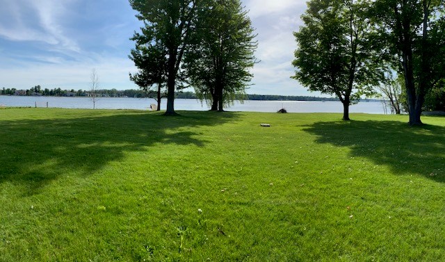 1449 Cove Road Sturgeon Bay, WI 54235 - Photo 3 of 5 Gallery Image 3