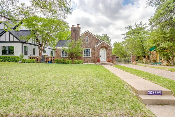 $609,000 | 2027 Glenco Terrace, Fort Worth, TX 76110