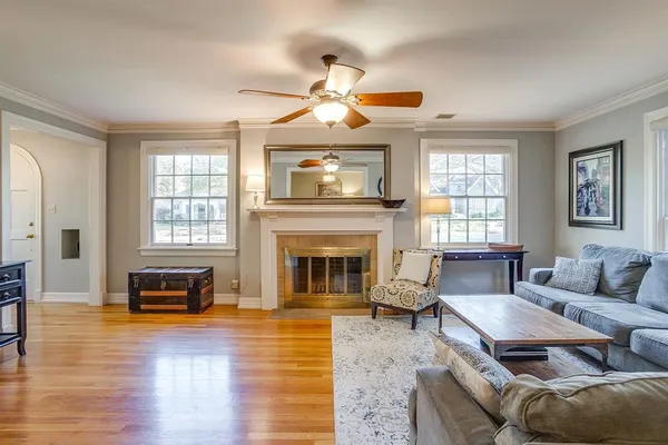 $639,000 | 2027 Glenco Terrace, Fort Worth, TX 76110