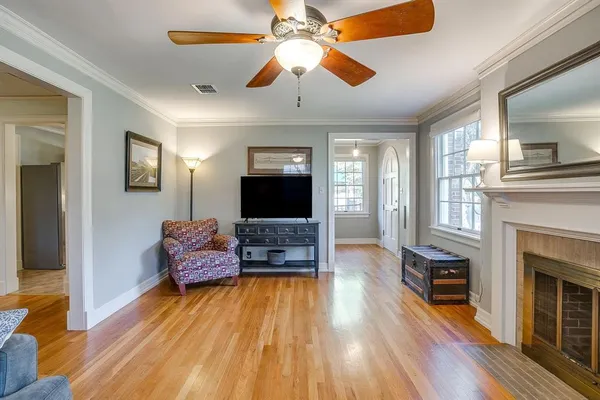 $639,000 | 2027 Glenco Terrace, Fort Worth, TX 76110