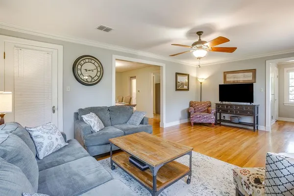 $639,000 | 2027 Glenco Terrace, Fort Worth, TX 76110