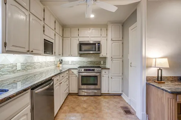 $639,000 | 2027 Glenco Terrace, Fort Worth, TX 76110