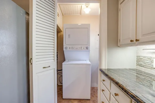 $639,000 | 2027 Glenco Terrace, Fort Worth, TX 76110