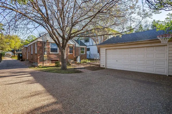 $639,000 | 2027 Glenco Terrace, Fort Worth, TX 76110