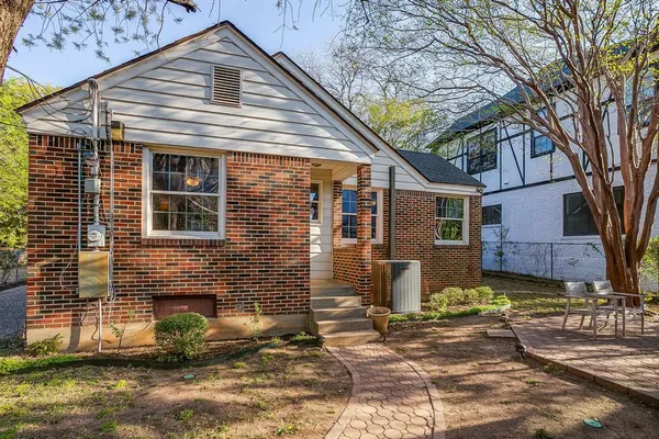 $639,000 | 2027 Glenco Terrace, Fort Worth, TX 76110