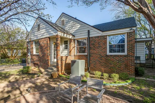 $639,000 | 2027 Glenco Terrace, Fort Worth, TX 76110