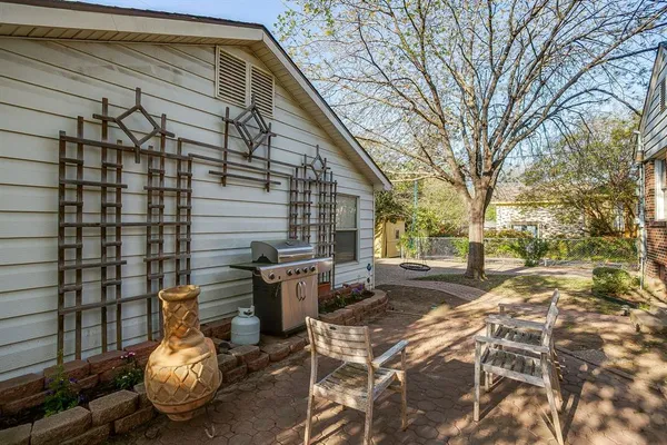 $639,000 | 2027 Glenco Terrace, Fort Worth, TX 76110