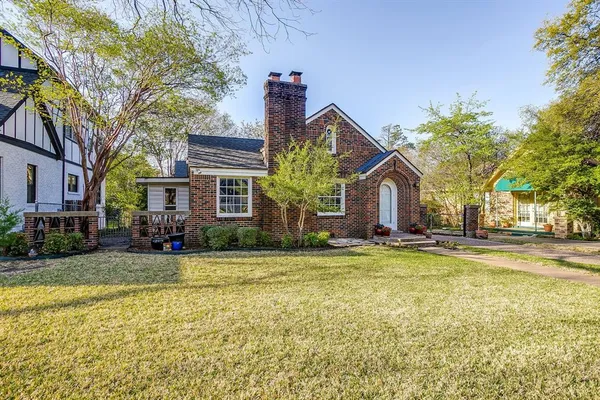 $639,000 | 2027 Glenco Terrace, Fort Worth, TX 76110