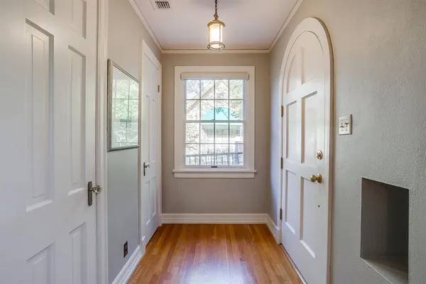 $639,000 | 2027 Glenco Terrace, Fort Worth, TX 76110