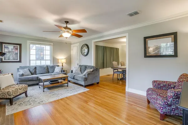 $639,000 | 2027 Glenco Terrace, Fort Worth, TX 76110