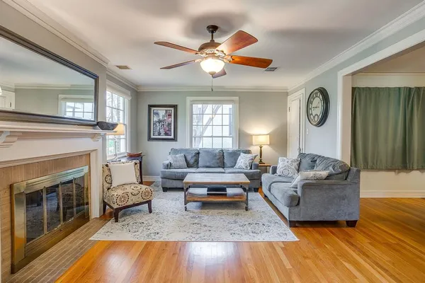 $639,000 | 2027 Glenco Terrace, Fort Worth, TX 76110