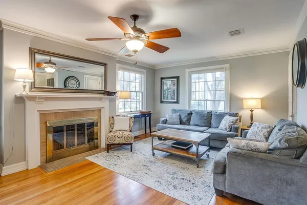 $639,000 | 2027 Glenco Terrace, Fort Worth, TX 76110