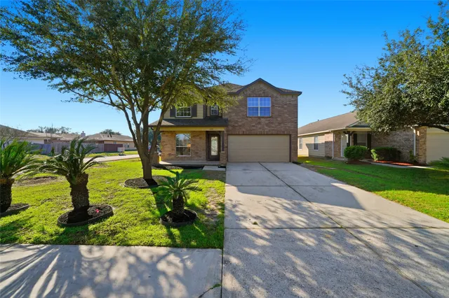 $299,900 | 7526 Stallion Trail Drive, Humble, TX 77338