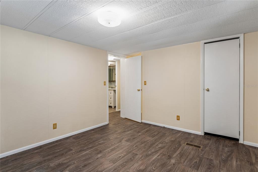 6601 Sutherland Avenue New Port Richey, FL 34653 - Photo 18 of 42