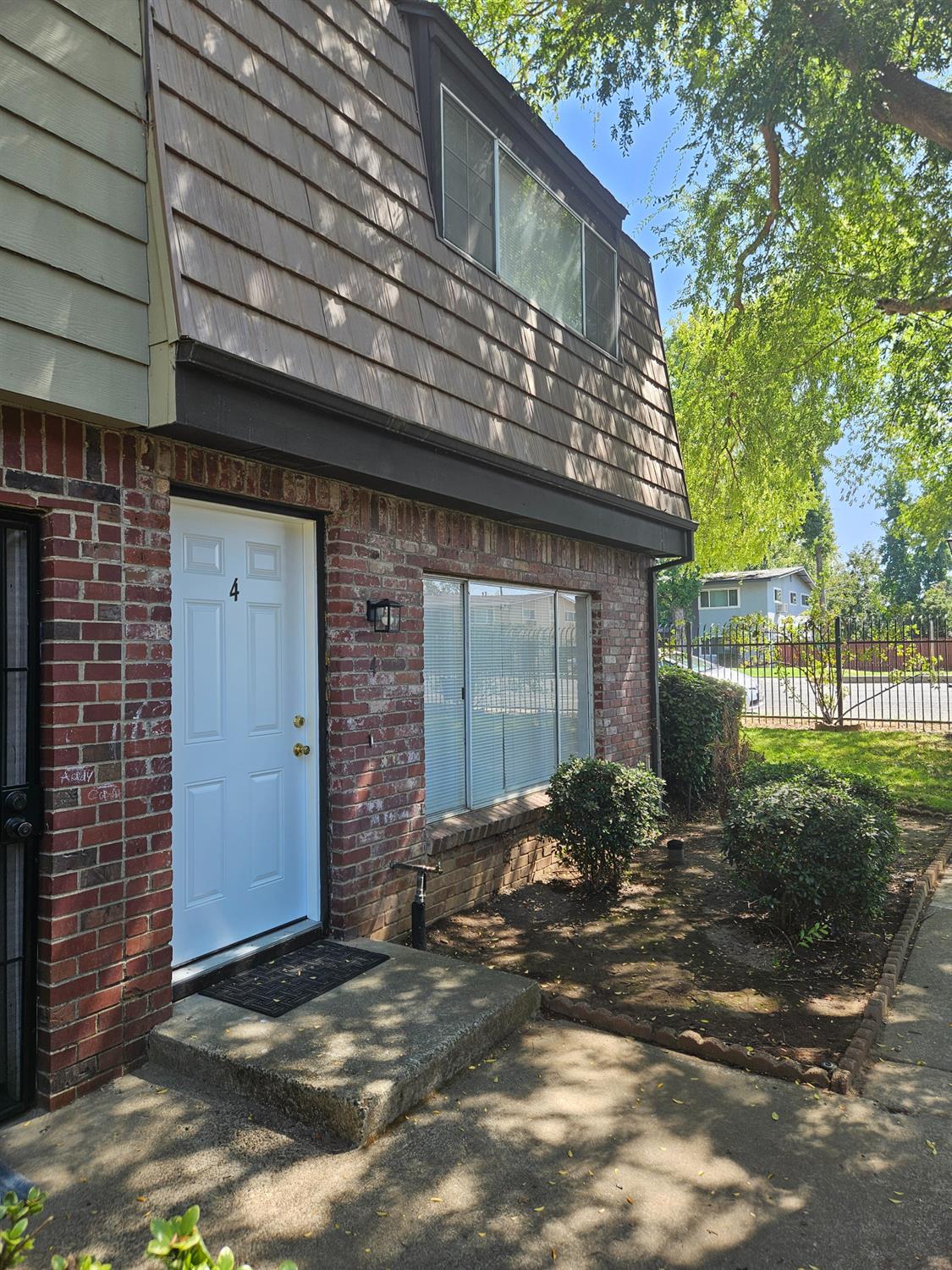 10861 Coloma Road, Unit 4 Rancho Cordova, CA 95670 - Photo 3 of 44 Gallery Image 3